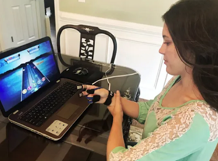Flint-Rehabilitation-Devices-MusicGlove-Finger-and-Hand-Therapy