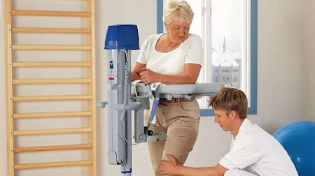 Arjo-Huntleigh-Hi-Lo-Lift-Walker 