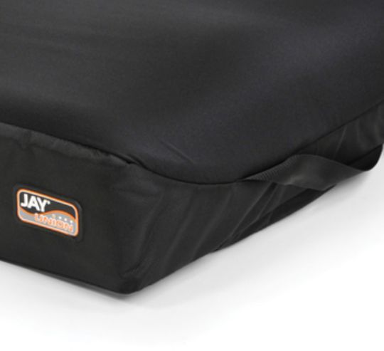 The Jay￿ Union Cushion has an innovative cover system that is designed to protect the cushion at the user's convenience. 