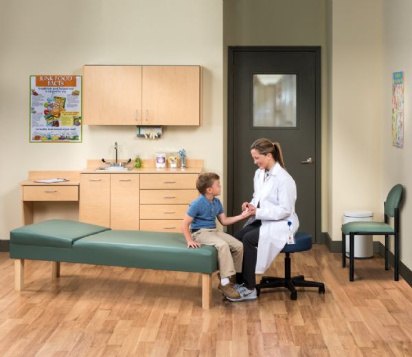 Clinton Ready Room: School Nurse Full Furniture Set