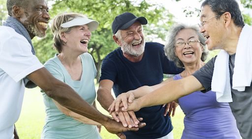 elderly-teambuilding